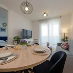 Lovely Apartment Zadar - With Parking And Balcony
