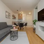 Lovely Apartment Zadar - With Parking And Balcony