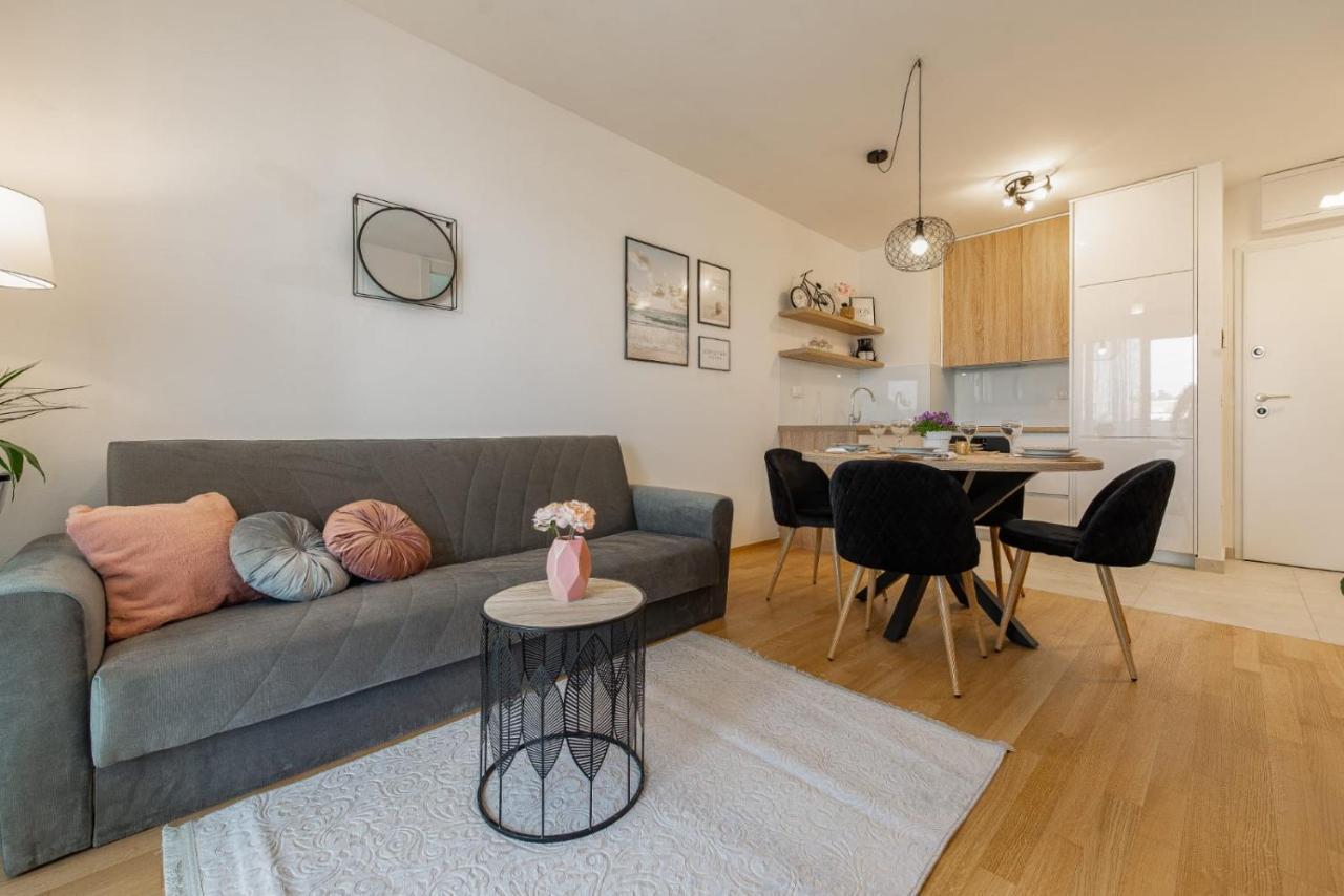 Lovely - With Parking And Balcony Apartment Zadar