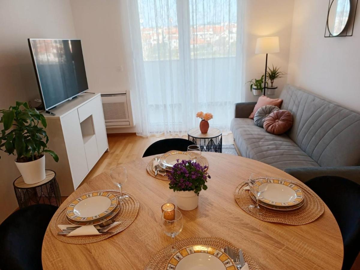 Lovely - With Parking And Balcony