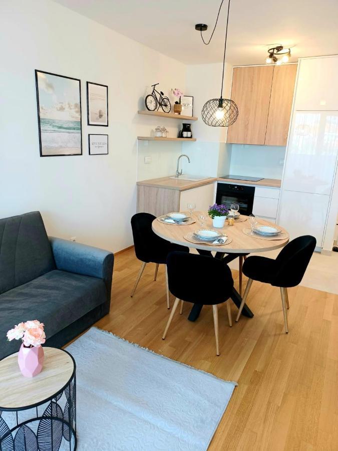 Lovely - With Parking And Balcony
