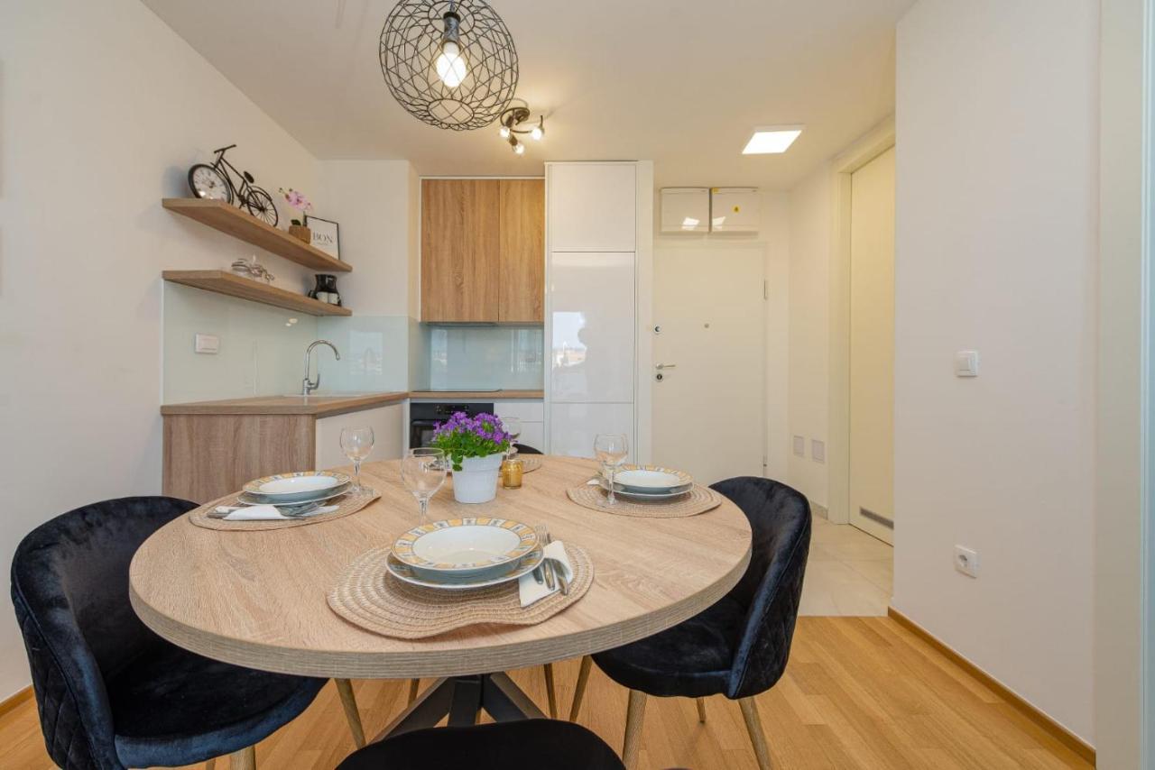 Lovely - With Parking And Balcony * Zadar